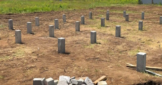 Фундамент на забивных жб сваях под ключ в Карпинске - фундамент из забивных железобетонных свай цена от 3191 руб/м2